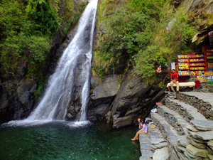 Водопад Багсунаг